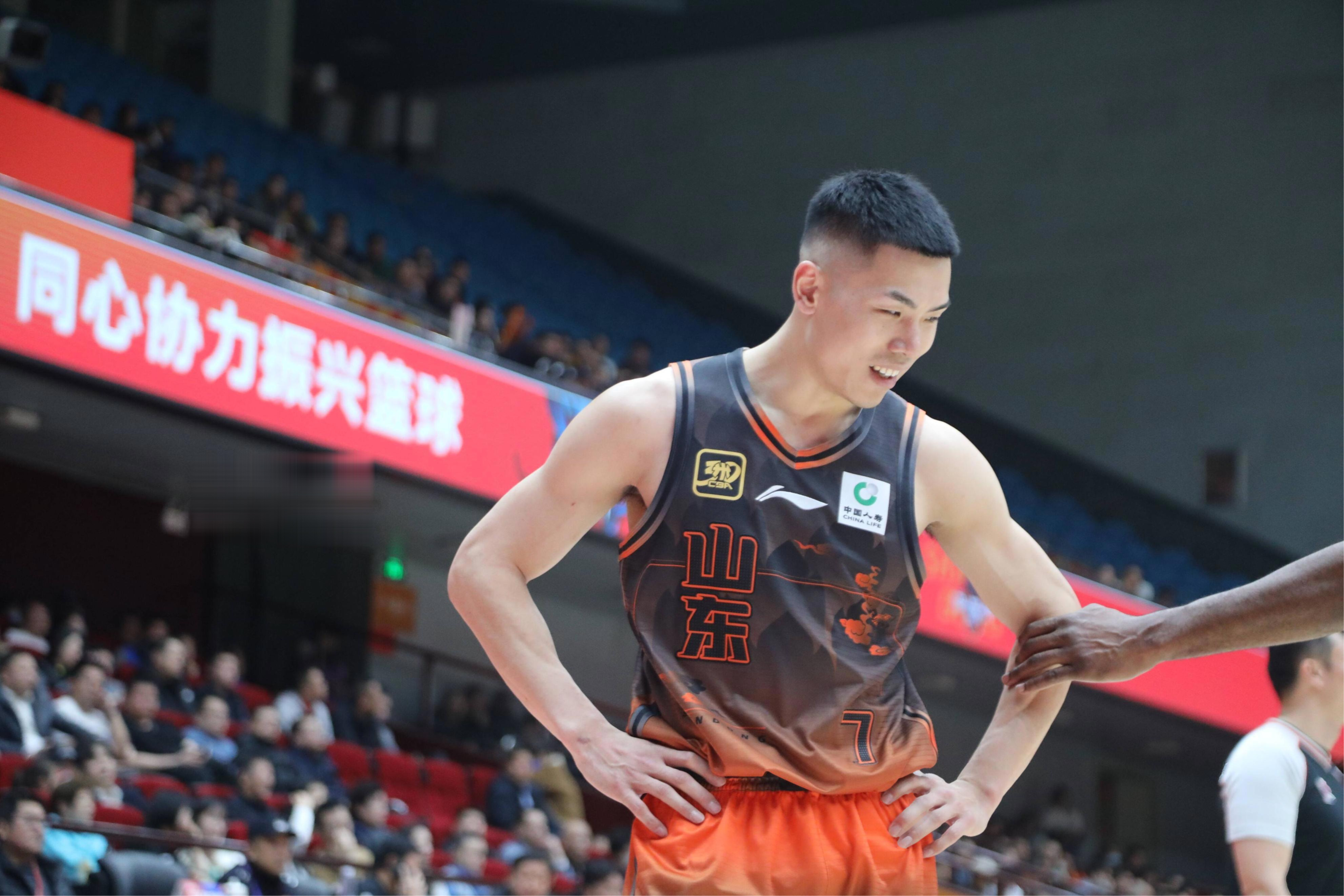 山东男篮士气高涨，力争保持不败纪录的简单介绍